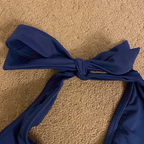 ***NWT*** CUPSHE HALTER RUCHED TUMMY CONTROL ONE PIECE SWIMSUIT - Picture 10 of 12